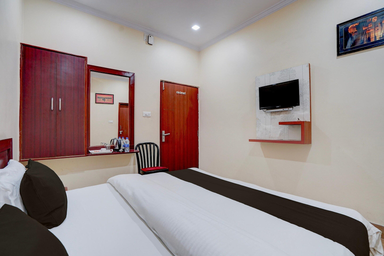 Room 2, Classic The Century Plaza Hotel, Varanasi