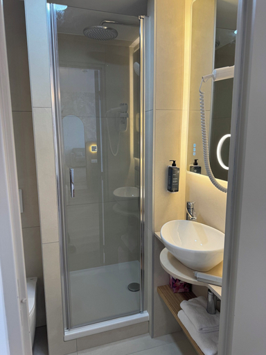 Bathroom 5, BRIT HOTEL CONFORT ROISSY SAINT-WITZ, Val-d'Oise