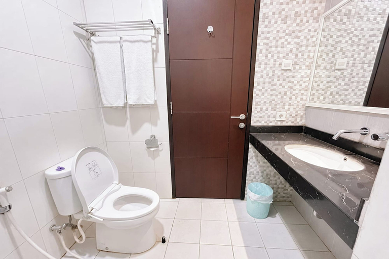 Bathroom 2, Hotel Puri Indah & Convention, Lombok