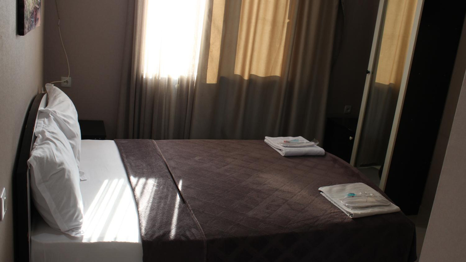 Bedroom 2, Lux hotel, Gardabani
