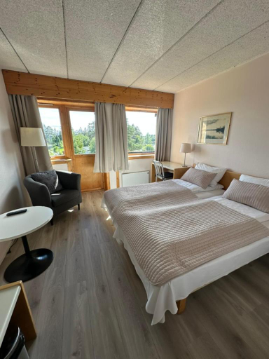 Others 2, Toten Hotel Sillongen, Vestre Toten