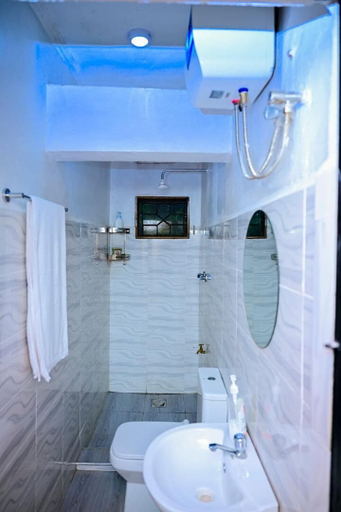 Bathroom, Paki Hotels & Apartment City Center, Moshi Urban