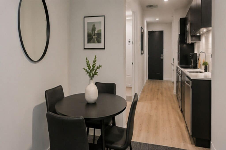 Dining, Downtown Verve Suites, Toronto