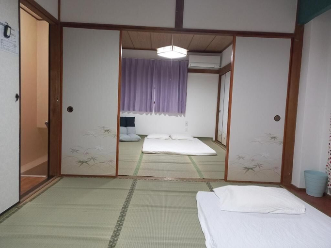 Room 4, Lucky House Guest House, Osaka