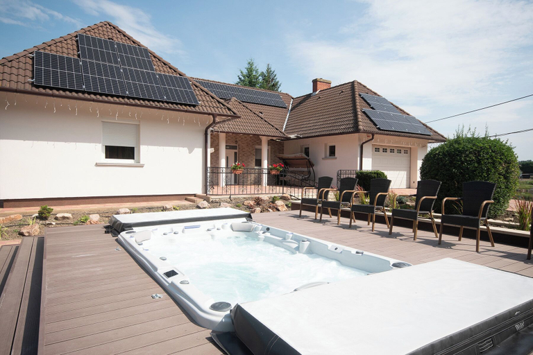 Terrace/patio 4, Vámosszabadi partyház, Győr