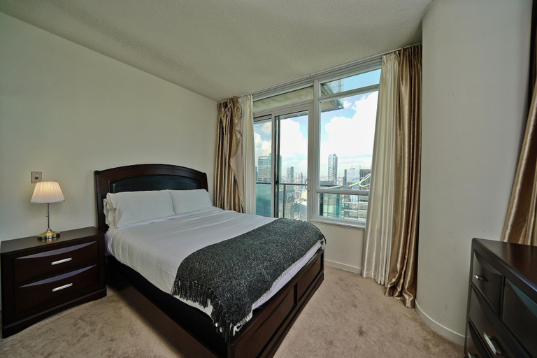 Room 3, Delsuites Toronto, Toronto