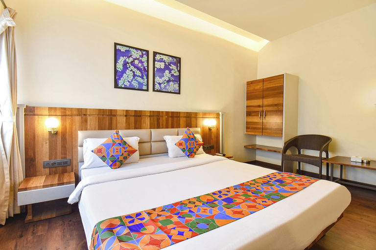 Room 4, Fabhotel City Point Executive, Pune