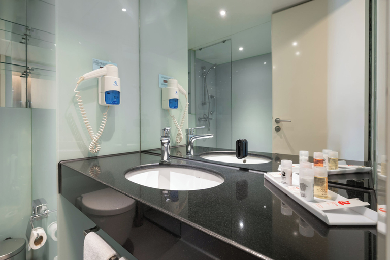Bathroom 4, Ramada Encore by Wyndham Istanbul Bayrampasa, Eyüp