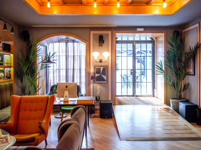 Public Area 4, Browns Central Hotel, Lisbon