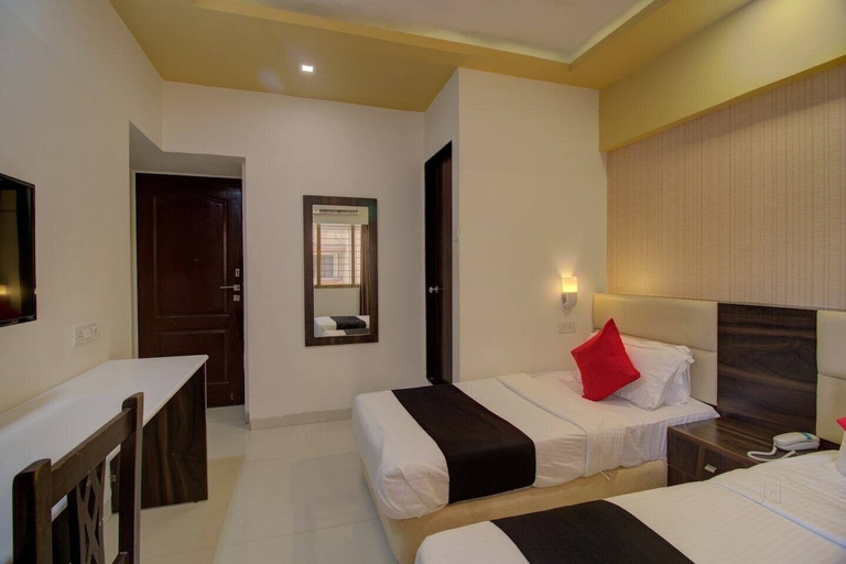 Room 4, Hotel Galaxy Comforts, Mumbai Suburban