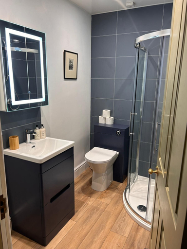 Bathroom 3, Gunsgreen Apartment, Scottish Borders