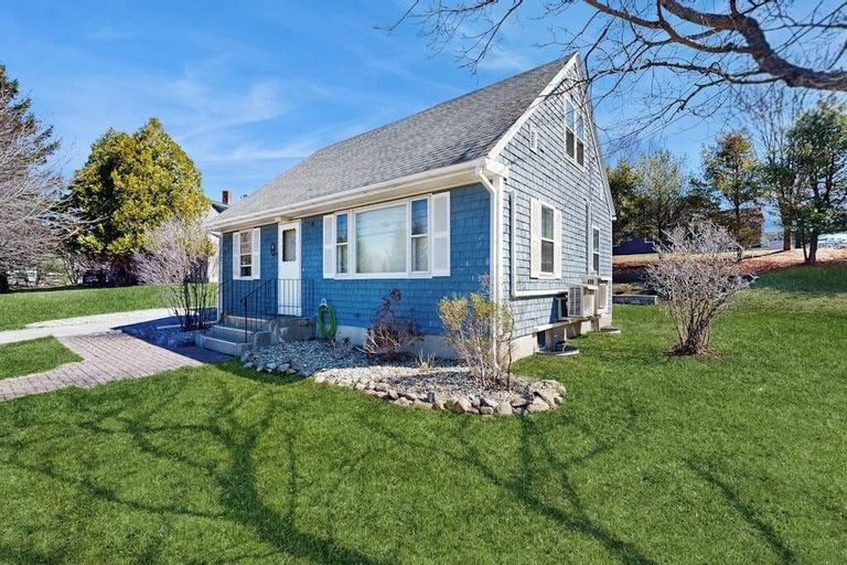 Exterior 2, Charming Coastal House With Cozy Living Spaces and Outdoor Firepit, Hancock