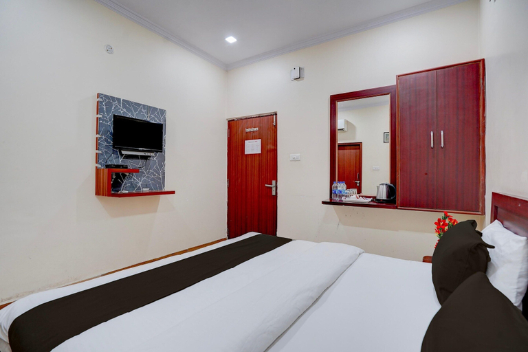 Room 3, Classic The Century Plaza Hotel, Varanasi