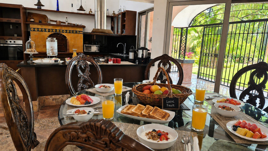 Breakfast meal, Solanza Hotel Hacienda, Benito Juárez