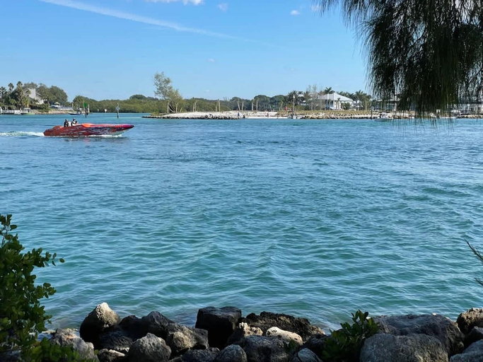 Room 5, 5 Mins to Nokomis Beach Tropical Bungalow, Sarasota