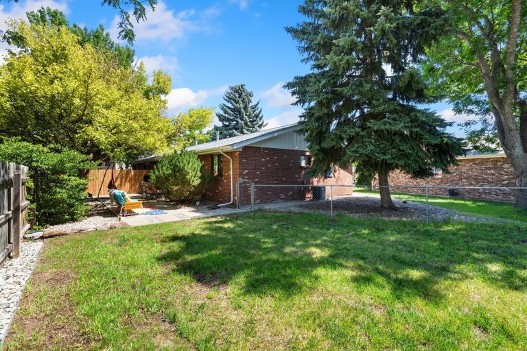 Property grounds 4, Backyard Hideaway King Bed, Garage, Bicycles, Larimer