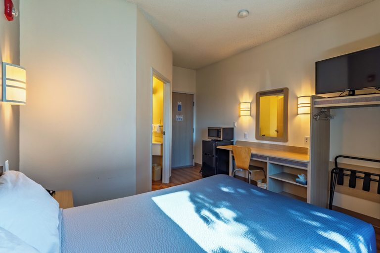 Bedroom 3, Motel 6 Sidney, NE, Cheyenne
