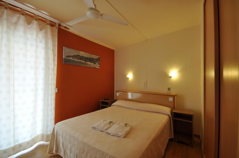 Bedroom 2, Hostal Europa Punico, Baleares