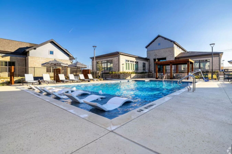 Pool 2, AEA - 601 Graham Dr TX, Grayson