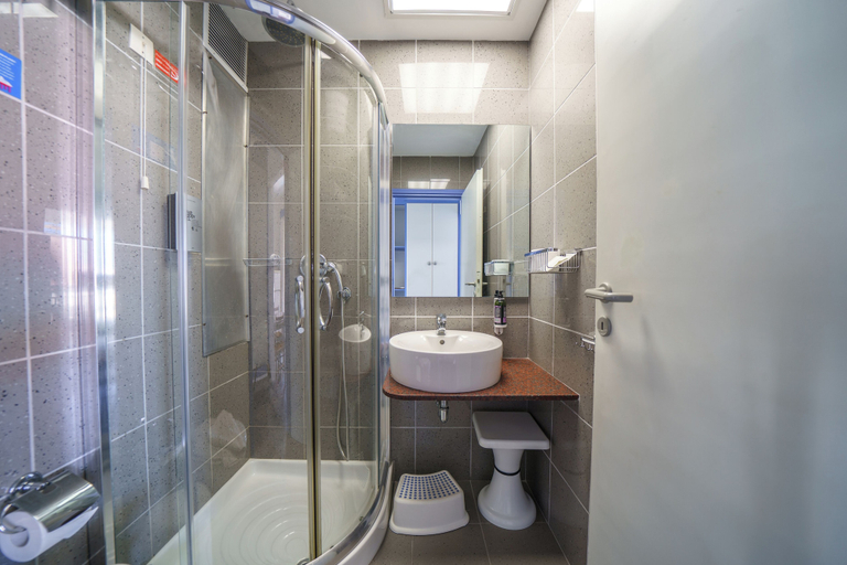 Bathroom 4, Ibiscos Garden Hotel, Crete