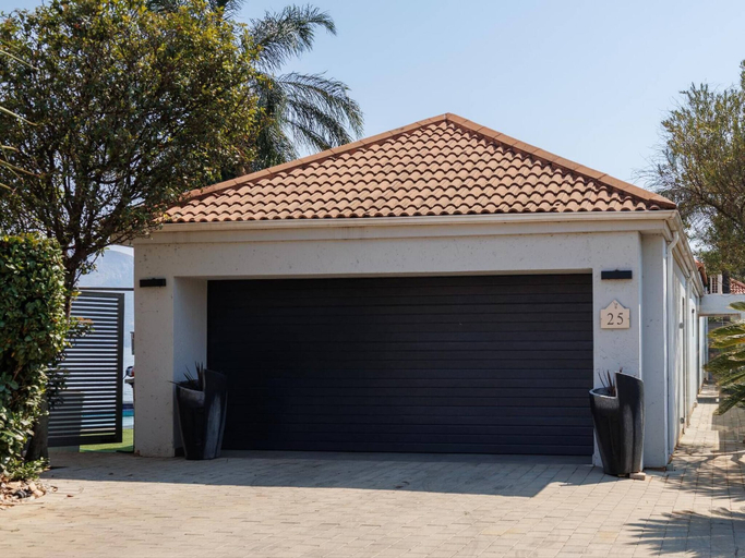 Exterior, Luxurious 4-Bedroom House with Private Pool in Hartbeespoort, Bojanala