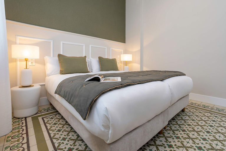 Room 5, Stylish 3 BD Apartment in Granada. San Anton 202, Granada