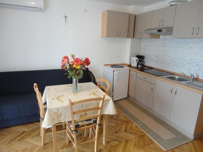 Others 2, Apartments Ivo, Malinska-Dubašnica