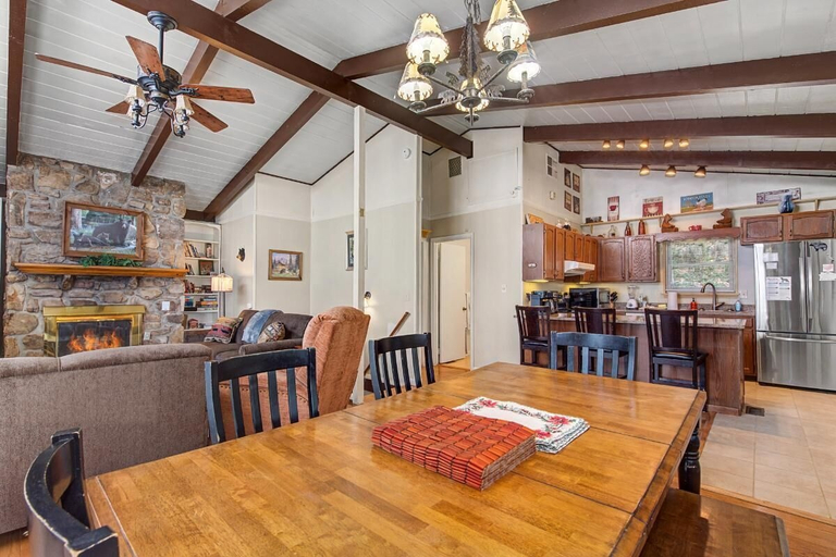 Food & Drinks, Bear View Chalet, Sevier