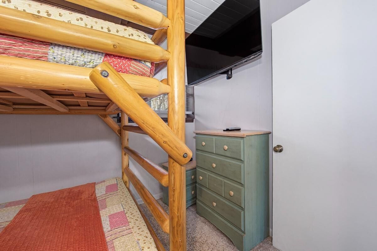 Bedroom 2, Bear View Chalet, Sevier