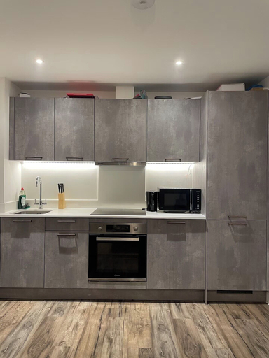 Private kitchen 4, Modern 1 bed Flat- 20mins From Central London, London