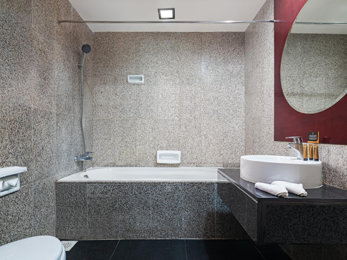 bathroom 4