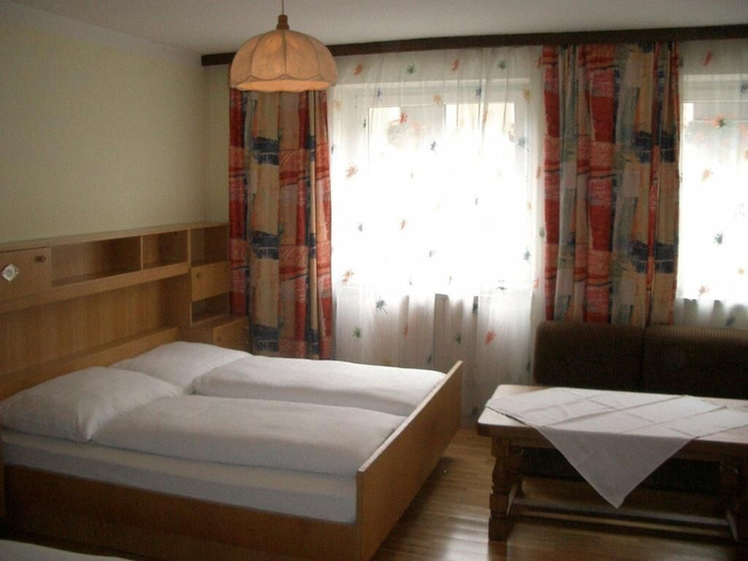 Others 1, Torrenerhof, Hallein