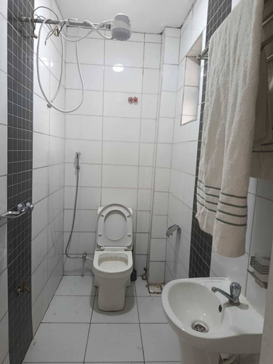 Bathroom, J & J Olosho Hotel, Kajiado East
