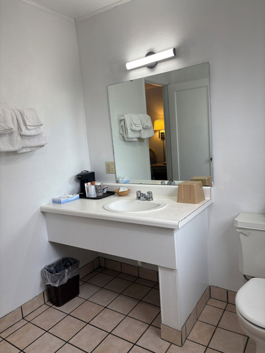 Bathroom 4, Motel Garberville, Humboldt