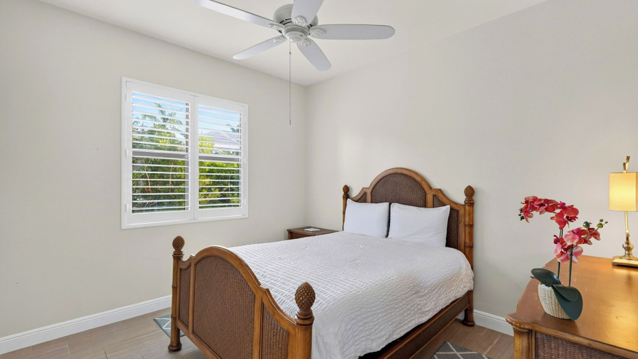 Interior 4, Neptune's Realm by Avantstay Waterfront Home + Heated Pool + Spa + Dock Minutes to Beach, Collier