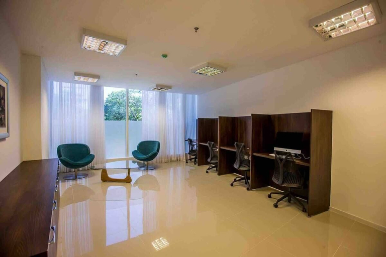 Business center, Corporate Stays The Tower, Asunción