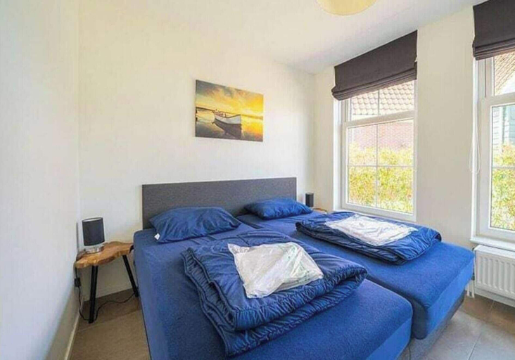 Room 5, Holiday Home in Uitdam With Sauna, Waterland