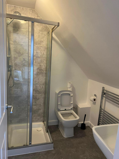 Bathroom 3, TLK Apartments and Hotel - Orpington, London