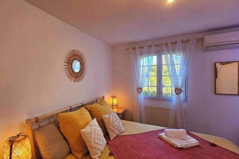 Bedroom 5, Mas de la Cigaline  Var, Var