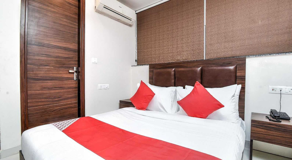 Room 3, Deluxe Brookefield Mall Bangalore, Bangalore