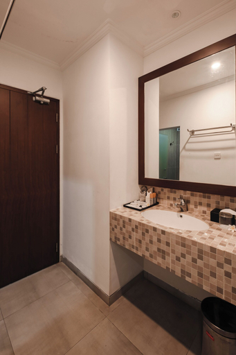 Bathroom 5, Brits Resort Lovina, Buleleng