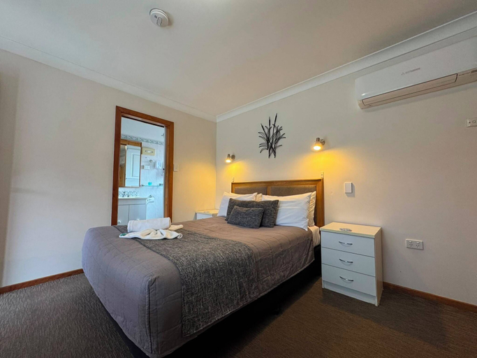Bedroom 2, Karuah Motor Inn, Port Stephens