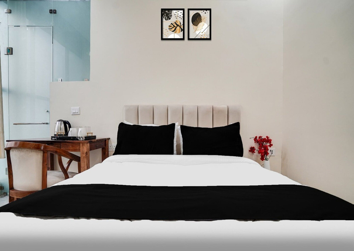 Room 5, Deluxe Hotel ADA Residency, Gautam Buddha Nagar
