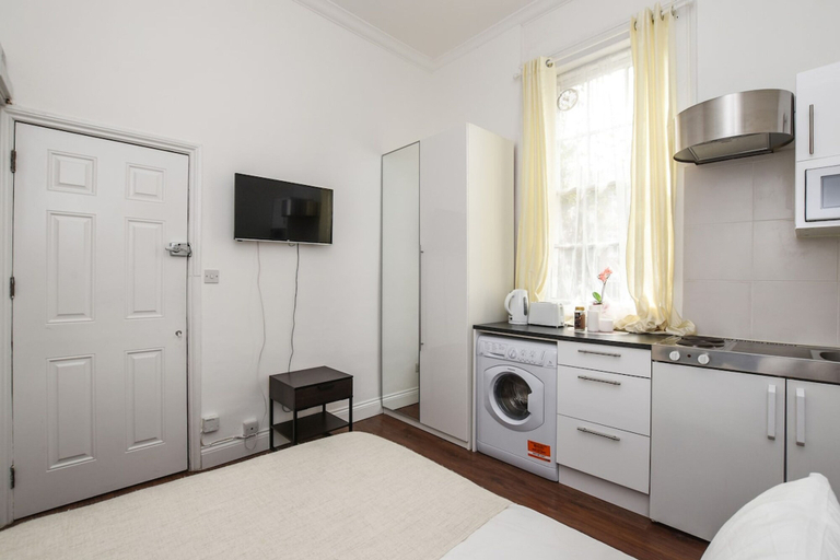 Room 4, Bright Studio Flat-camden Town King s Cross Zone 1, London
