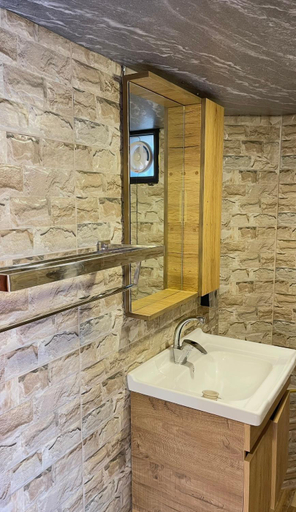Bathroom 3, Dana luxury huts, Bsaira