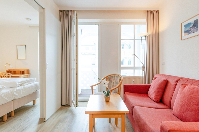 Living room 4, Ferienwohnung im Seepark Sellin mit Balkon und Wlan, Vorpommern-Rügen