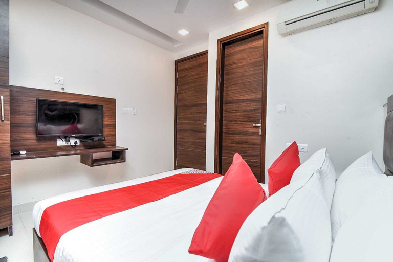 Room 2, Deluxe Brookefield Mall Bangalore, Bangalore