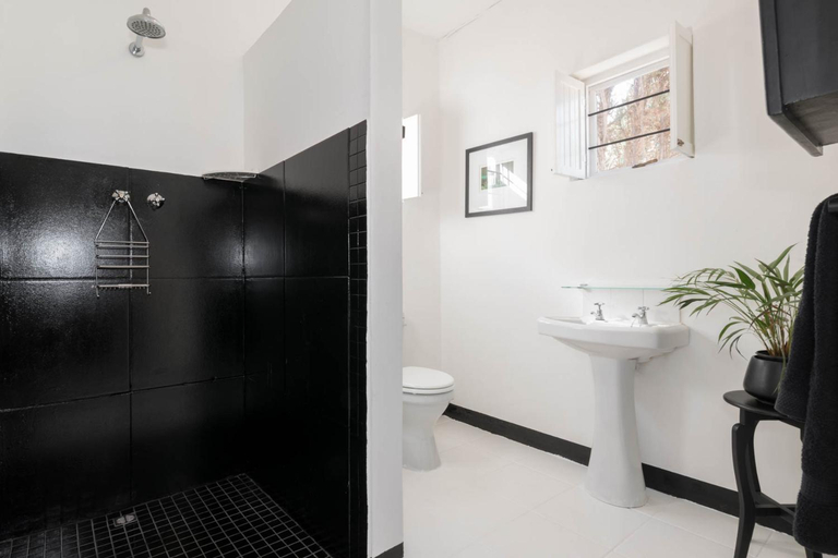 Bathroom 3, Temenos Retreat, Cape Winelands