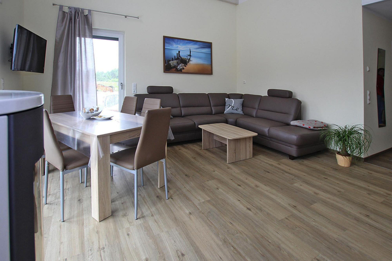 Living room 3, Appartement am Plau-see mit Parkplatz, Ludwigslust-Parchim