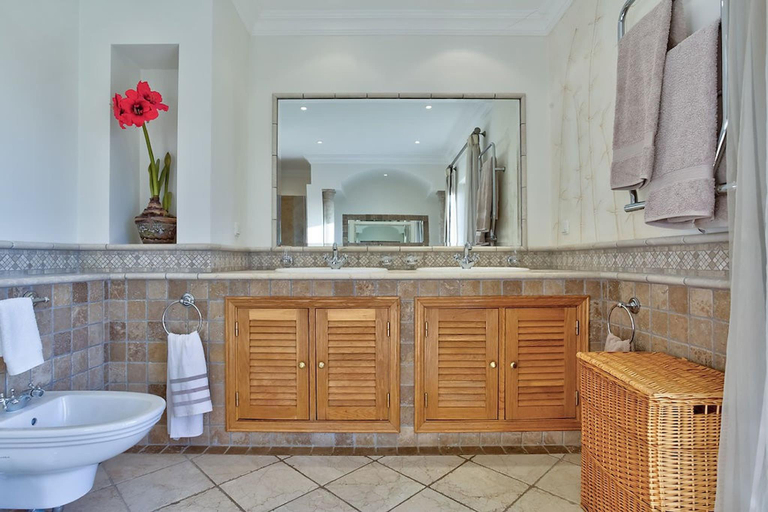 2, Casa Marta · Three bedroom villa with sea views!, Lagoa